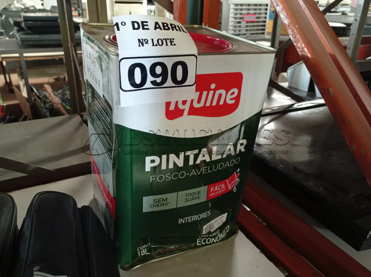 LOTE 090 - 01 LATA DE TINTA IQUINE PINTALAR 18L FOSCO AVELUDADO NA COR VERDE PISCINA. (NO ESTADO) ATENÇÃO! FAZER A VISITAÇÃO ANTES DE ARREMATAR, NÃO SABEMOS SE FUNCIONA. LEILÃO NÃO TEM GARANTIA E NEM DEVOLUÇÃO, SUJEITO A POSSÍVEIS AVARIAS VISÍVEIS/OCULTAS E/OU AUSÊNCIA DE COMPONENTES.