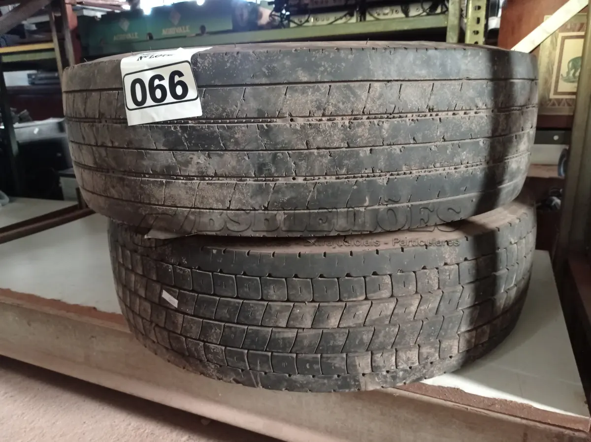 LOTE 066 - 02 PNEUS USADOS PARA CAMINHÃO ¾ 215/75/17,5. (NO ESTADO) ATENÇÃO! FAZER A VISITAÇÃO ANTES DE ARREMATAR, NÃO SABEMOS SE FUNCIONA. LEILÃO NÃO TEM GARANTIA E NEM DEVOLUÇÃO, SUJEITO A POSSÍVEIS AVARIAS VISÍVEIS/OCULTAS E/OU AUSÊNCIA DE COMPONENTES.
