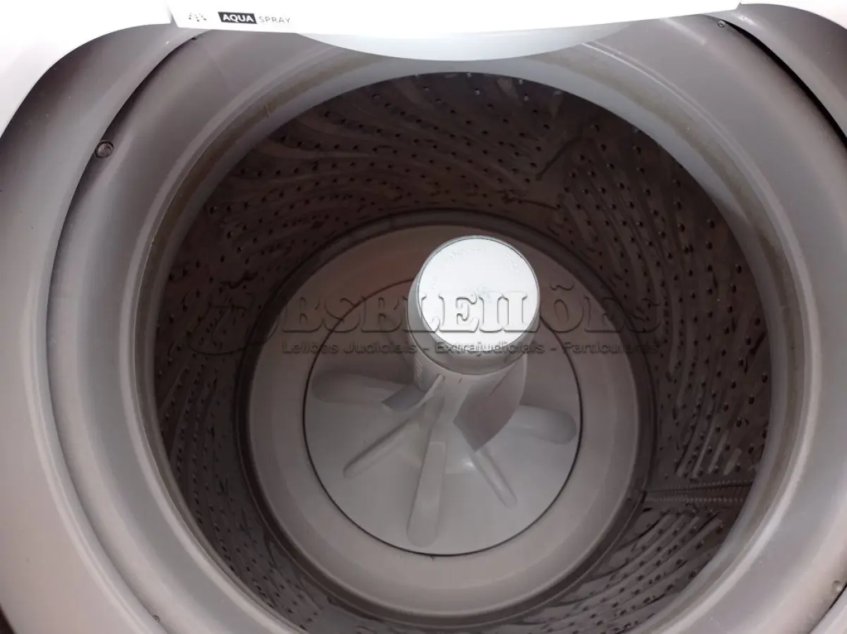 LOTE 057 - 01 MÁQUINA DE LAVAR ROUPAS BRASTEMP 12 KG 220V MODELO: BWR12ABBNA20. (WASHER MACHINE) (NO ESTADO) BH1534E