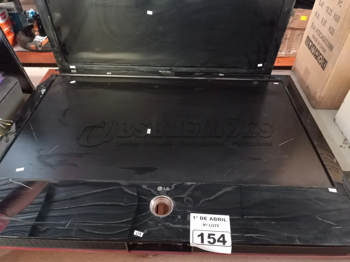 LOTE 154 - 02 TV’S MARCAS E MODELOS DIVERSOS PARA RETIRADA DE PEÇAS. (NO ESTADO) ATENÇÃO! FAZER A VISITAÇÃO ANTES DE ARREMATAR, NÃO SABEMOS SE FUNCIONA. LEILÃO NÃO TEM GARANTIA E NEM DEVOLUÇÃO, SUJEITO A POSSÍVEIS AVARIAS VISÍVEIS/OCULTAS E/OU AUSÊNCIA DE COMPONENTES.