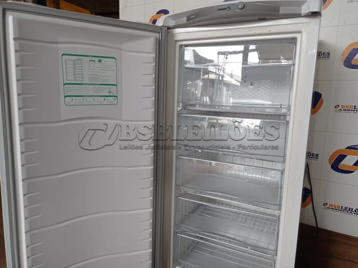 LOTE 032 - 01 FREEZER CONSUL 220V MODELO: CVU26EBBNA21 (NO ESTADO) BF8671L