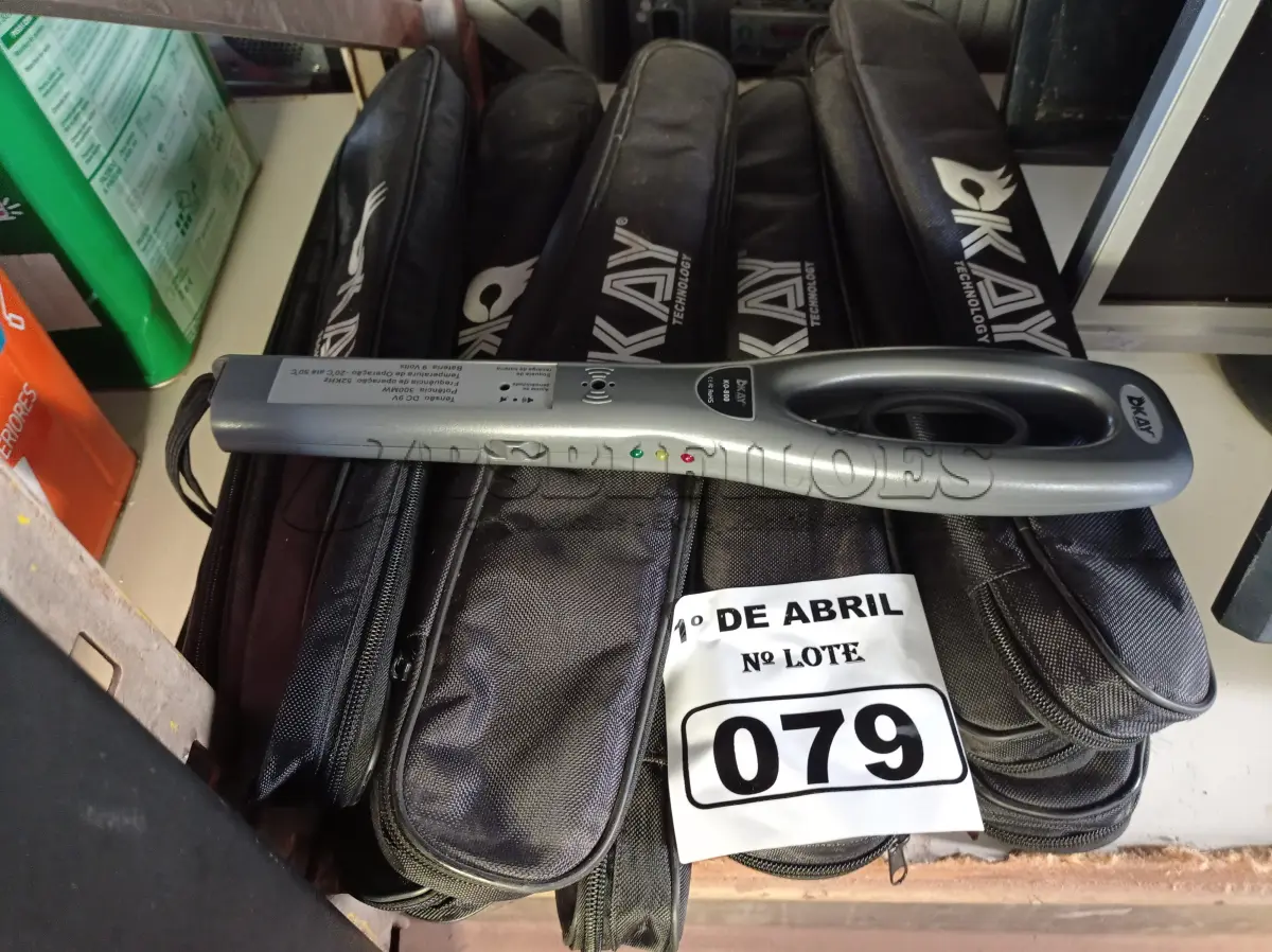 LOTE 079 - 10 DETECTORES DE METAIS. (NO ESTADO) ATENÇÃO! FAZER A VISITAÇÃO ANTES DE ARREMATAR, NÃO SABEMOS SE FUNCIONA. LEILÃO NÃO TEM GARANTIA E NEM DEVOLUÇÃO, SUJEITO A POSSÍVEIS AVARIAS VISÍVEIS/OCULTAS E/OU AUSÊNCIA DE COMPONENTES.