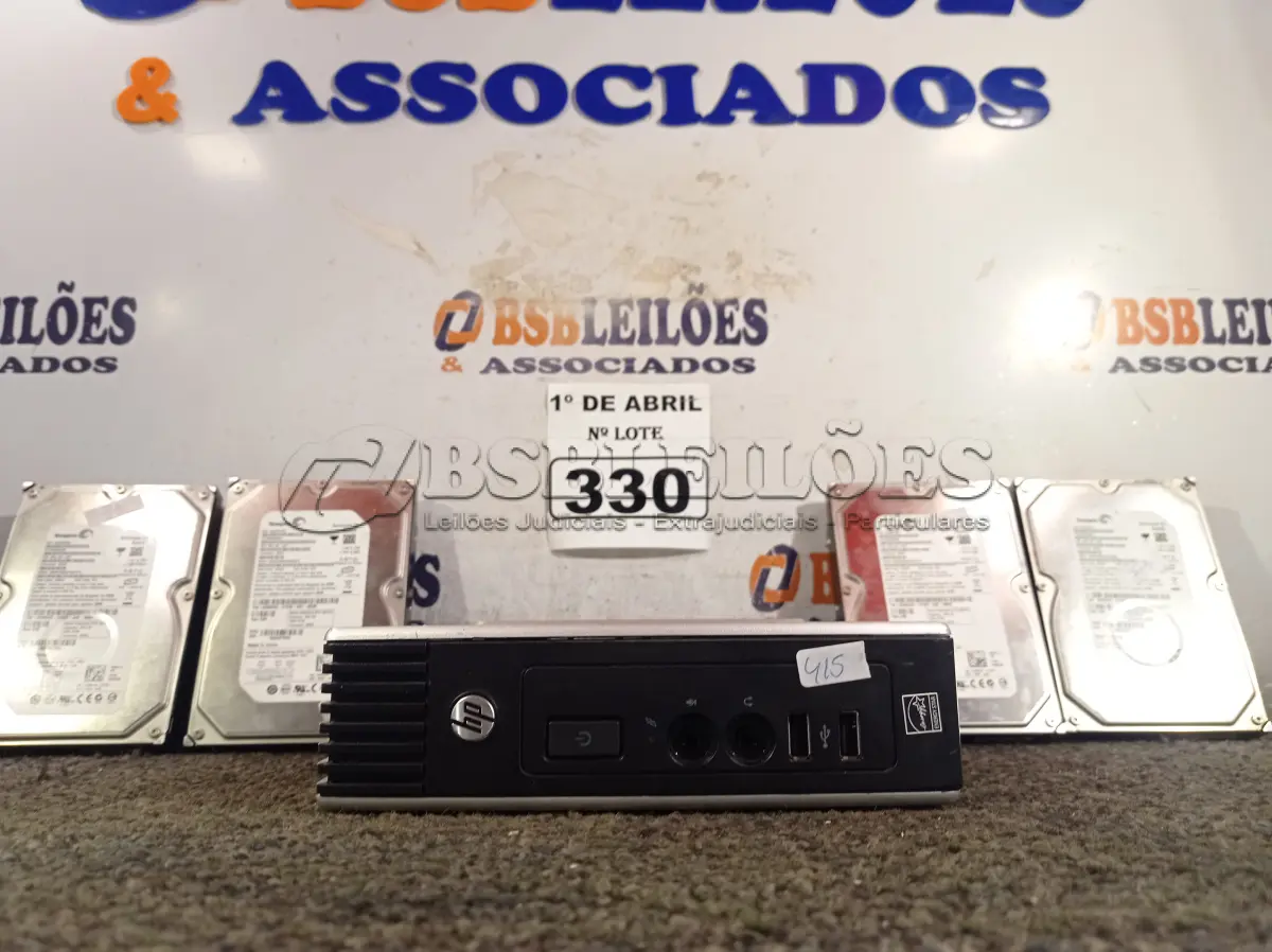 LOTE 330 - 01 MINI CPU E 04 HARD DISC MARCAS E MODELOS DIVERSOS. (NO ESTADO) ATENÇÃO! FAZER A VISITAÇÃO ANTES DE ARREMATAR, NÃO SABEMOS SE FUNCIONA. LEILÃO NÃO TEM GARANTIA E NEM DEVOLUÇÃO, SUJEITO A POSSÍVEIS AVARIAS VISÍVEIS/OCULTAS E/OU AUSÊNCIA DE COMPONENTES.