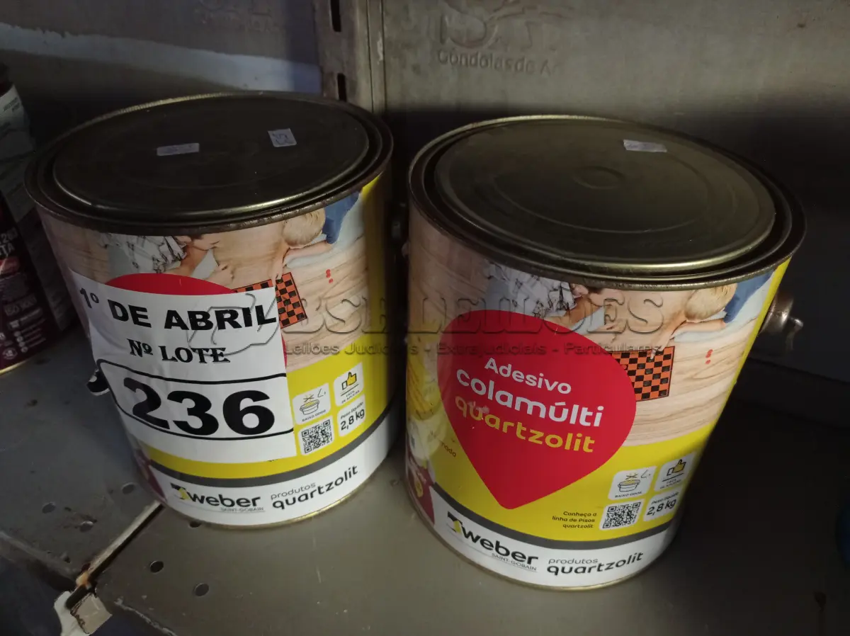 LOTE 236 - 02 GALÕES DE ADESIVO COLAMULT QUARTZOLIT 2,8KG. (NO ESTADO) ATENÇÃO! FAZER A VISITAÇÃO ANTES DE ARREMATAR, NÃO SABEMOS SE FUNCIONA. LEILÃO NÃO TEM GARANTIA E NEM DEVOLUÇÃO, SUJEITO A POSSÍVEIS AVARIAS VISÍVEIS/OCULTAS E/OU AUSÊNCIA DE COMPONENTES.