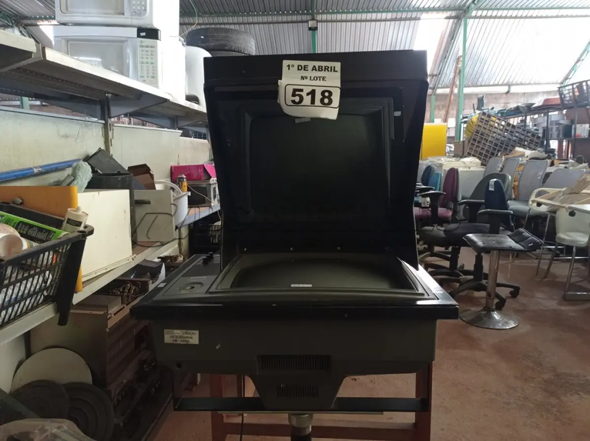 LOTE 518 - 01 VISOR TERMINAL. (NO ESTADO) ATENÇÃO! FAZER A VISITAÇÃO ANTES DE ARREMATAR, NÃO SABEMOS SE FUNCIONA. LEILÃO NÃO TEM GARANTIA E NEM DEVOLUÇÃO, SUJEITO A POSSÍVEIS AVARIAS VISÍVEIS/OCULTAS E/OU AUSÊNCIA DE COMPONENTES.