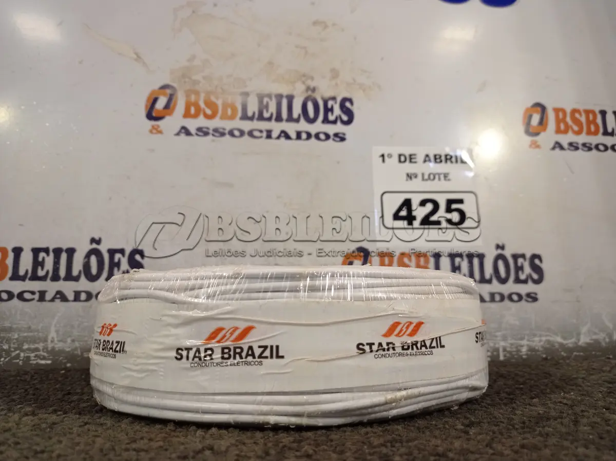 LOTE 425 - 01 ROLO DE CABO FLEXÍVEL 100M 2,5MM NA COR BRANCA(NOVO). (NO ESTADO) ATENÇÃO! FAZER A VISITAÇÃO ANTES DE ARREMATAR, NÃO SABEMOS SE FUNCIONA. LEILÃO NÃO TEM GARANTIA E NEM DEVOLUÇÃO, SUJEITO A POSSÍVEIS AVARIAS VISÍVEIS/OCULTAS E/OU AUSÊNCIA DE COMPONENTES.