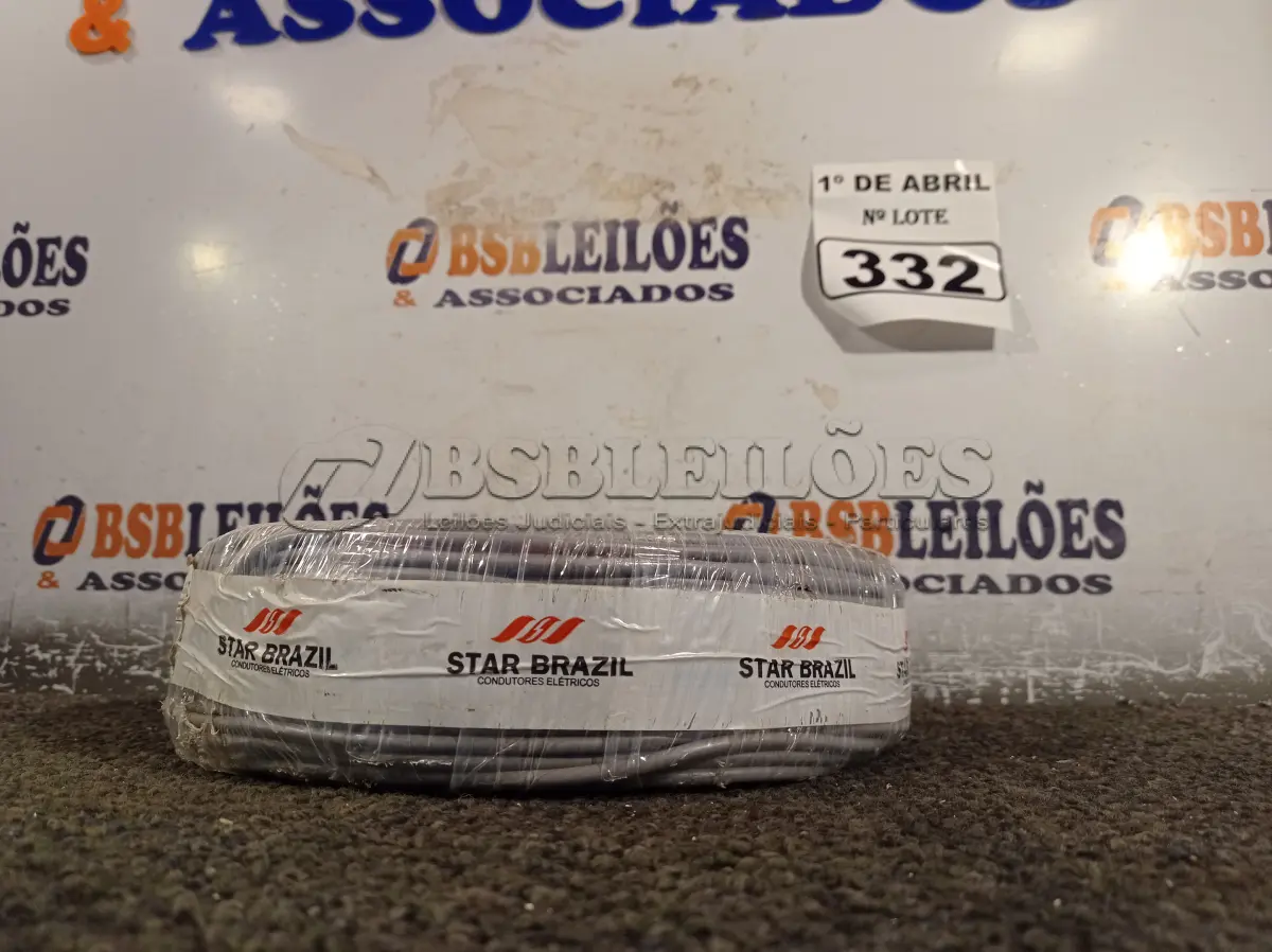 LOTE 332 - 01 ROLO DE CABO FLEXÍVEL 100M 4MM NA COR CINZA(NOVO). (NO ESTADO) ATENÇÃO! FAZER A VISITAÇÃO ANTES DE ARREMATAR, NÃO SABEMOS SE FUNCIONA. LEILÃO NÃO TEM GARANTIA E NEM DEVOLUÇÃO, SUJEITO A POSSÍVEIS AVARIAS VISÍVEIS/OCULTAS E/OU AUSÊNCIA DE COMPONENTES.