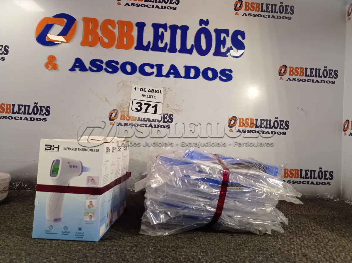 LOTE 371 - 10 MÁSCARAS DE PROTEÇÃO E 05 TERMÔMETROS DIGITAIS. (NO ESTADO) ATENÇÃO! FAZER A VISITAÇÃO ANTES DE ARREMATAR, NÃO SABEMOS SE FUNCIONA. LEILÃO NÃO TEM GARANTIA E NEM DEVOLUÇÃO, SUJEITO A POSSÍVEIS AVARIAS VISÍVEIS/OCULTAS E/OU AUSÊNCIA DE COMPONENTES.