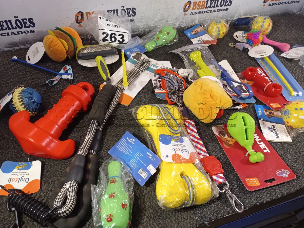 LOTE 263 - 01 LOTE COM VÁRIOS ACESSÓRIOS PARA PET’S. (NO ESTADO) ATENÇÃO! FAZER A VISITAÇÃO ANTES DE ARREMATAR, NÃO SABEMOS SE FUNCIONA. LEILÃO NÃO TEM GARANTIA E NEM DEVOLUÇÃO, SUJEITO A POSSÍVEIS AVARIAS VISÍVEIS/OCULTAS E/OU AUSÊNCIA DE COMPONENTES.