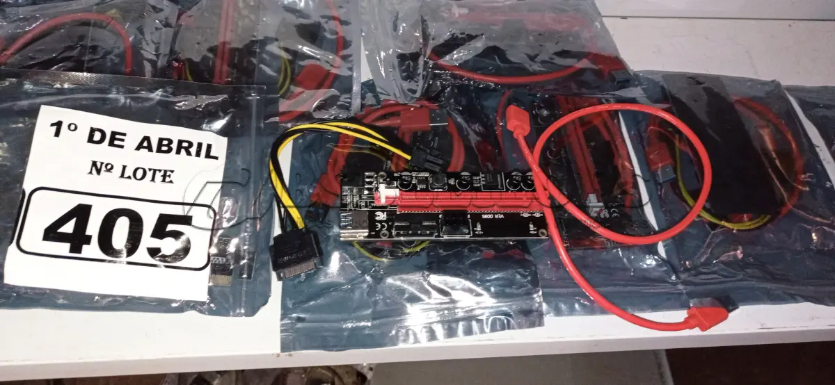 LOTE 405 - 01 LOTE COM VÁRIAS PLACAS PCI USB. (NO ESTADO) ATENÇÃO! FAZER A VISITAÇÃO ANTES DE ARREMATAR, NÃO SABEMOS SE FUNCIONA. LEILÃO NÃO TEM GARANTIA E NEM DEVOLUÇÃO, SUJEITO A POSSÍVEIS AVARIAS VISÍVEIS/OCULTAS E/OU AUSÊNCIA DE COMPONENTES.