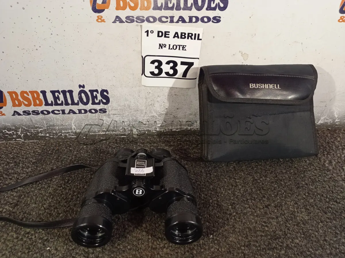 LOTE 337 - 01 BINOCULO. (NO ESTADO) ATENÇÃO! FAZER A VISITAÇÃO ANTES DE ARREMATAR, NÃO SABEMOS SE FUNCIONA. LEILÃO NÃO TEM GARANTIA E NEM DEVOLUÇÃO, SUJEITO A POSSÍVEIS AVARIAS VISÍVEIS/OCULTAS E/OU AUSÊNCIA DE COMPONENTES.