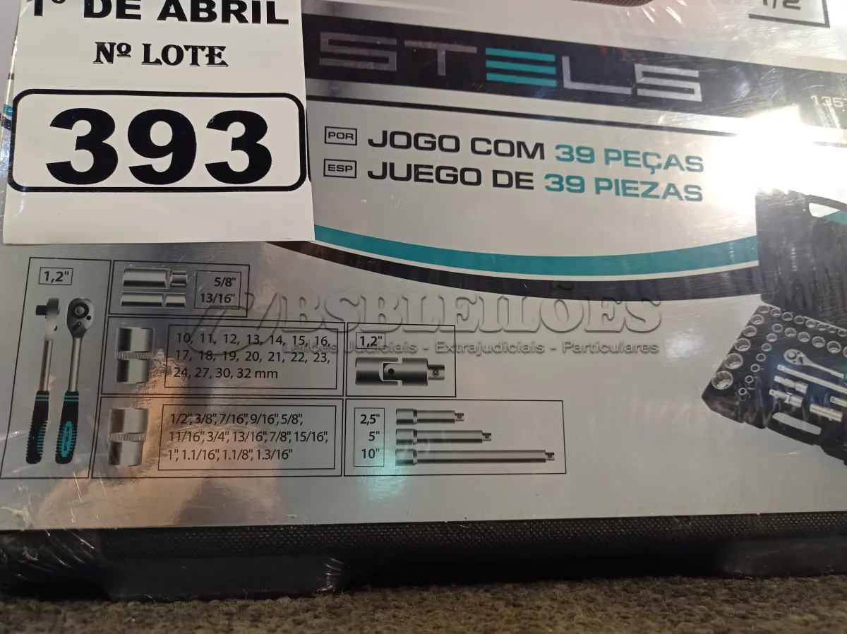 LOTE 393 - 01 JOGO DE CHAVES DE CATRACA COM 39 PEÇAS. (NO ESTADO) ATENÇÃO! FAZER A VISITAÇÃO ANTES DE ARREMATAR, NÃO SABEMOS SE FUNCIONA. LEILÃO NÃO TEM GARANTIA E NEM DEVOLUÇÃO, SUJEITO A POSSÍVEIS AVARIAS VISÍVEIS/OCULTAS E/OU AUSÊNCIA DE COMPONENTES.