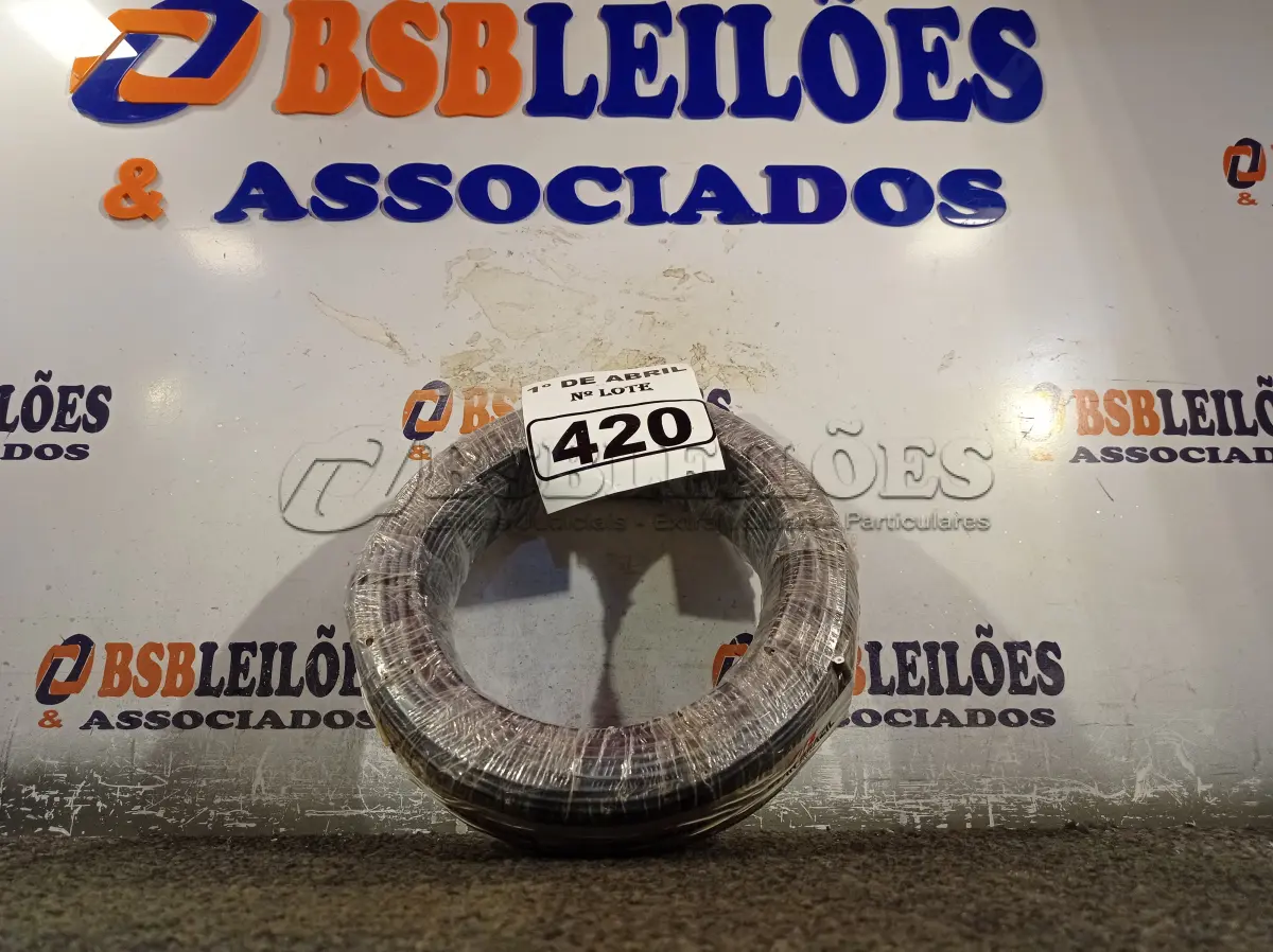 LOTE 420 - 01 ROLO DE CABO FLEXÍVEL 100M 4MM NA COR PRETA(NOVO). (NO ESTADO) ATENÇÃO! FAZER A VISITAÇÃO ANTES DE ARREMATAR, NÃO SABEMOS SE FUNCIONA. LEILÃO NÃO TEM GARANTIA E NEM DEVOLUÇÃO, SUJEITO A POSSÍVEIS AVARIAS VISÍVEIS/OCULTAS E/OU AUSÊNCIA DE COMPONENTES.