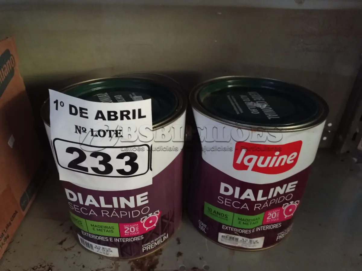 LOTE 233 - 02 GALÕES DE ESMALTE SINTÉTICO IQUINE DIALINE 3,6L NA COR VERDE COLONIAL. (NO ESTADO) ATENÇÃO! FAZER A VISITAÇÃO ANTES DE ARREMATAR, NÃO SABEMOS SE FUNCIONA. LEILÃO NÃO TEM GARANTIA E NEM DEVOLUÇÃO, SUJEITO A POSSÍVEIS AVARIAS VISÍVEIS/OCULTAS E/OU AUSÊNCIA DE COMPONENTES.