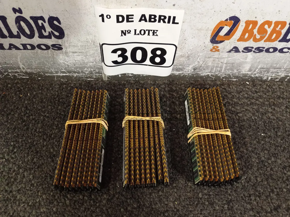 LOTE 308 - 01 LOTE COM VÁRIAS MEMORIAS MARCAS E MODELOS DIVERSOS. (NO ESTADO) ATENÇÃO! FAZER A VISITAÇÃO ANTES DE ARREMATAR, NÃO SABEMOS SE FUNCIONA. LEILÃO NÃO TEM GARANTIA E NEM DEVOLUÇÃO, SUJEITO A POSSÍVEIS AVARIAS VISÍVEIS/OCULTAS E/OU AUSÊNCIA DE COMPONENTES.