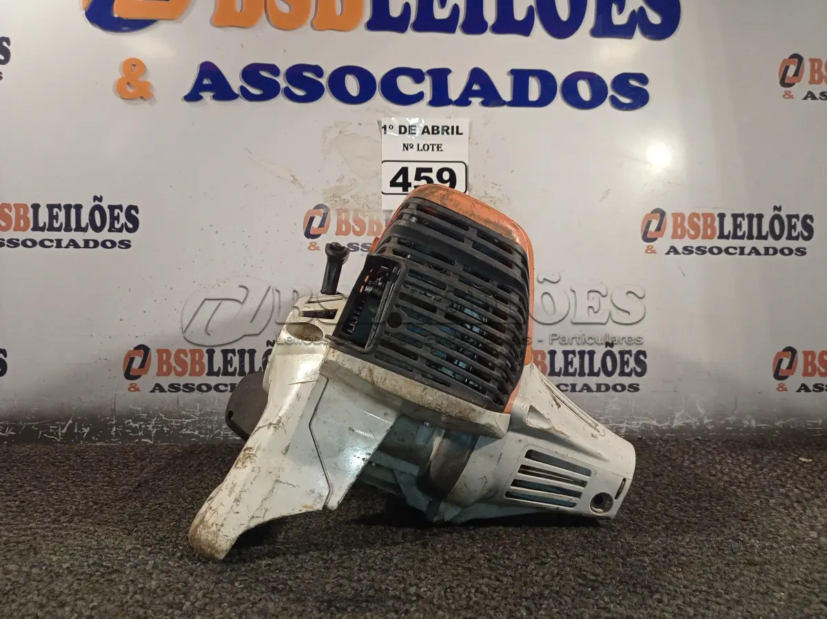 LOTE 459 - 01 MOTOR PARA ROÇADEIRA STIHL. (NO ESTADO) ATENÇÃO! FAZER A VISITAÇÃO ANTES DE ARREMATAR, NÃO SABEMOS SE FUNCIONA. LEILÃO NÃO TEM GARANTIA E NEM DEVOLUÇÃO, SUJEITO A POSSÍVEIS AVARIAS VISÍVEIS/OCULTAS E/OU AUSÊNCIA DE COMPONENTES.