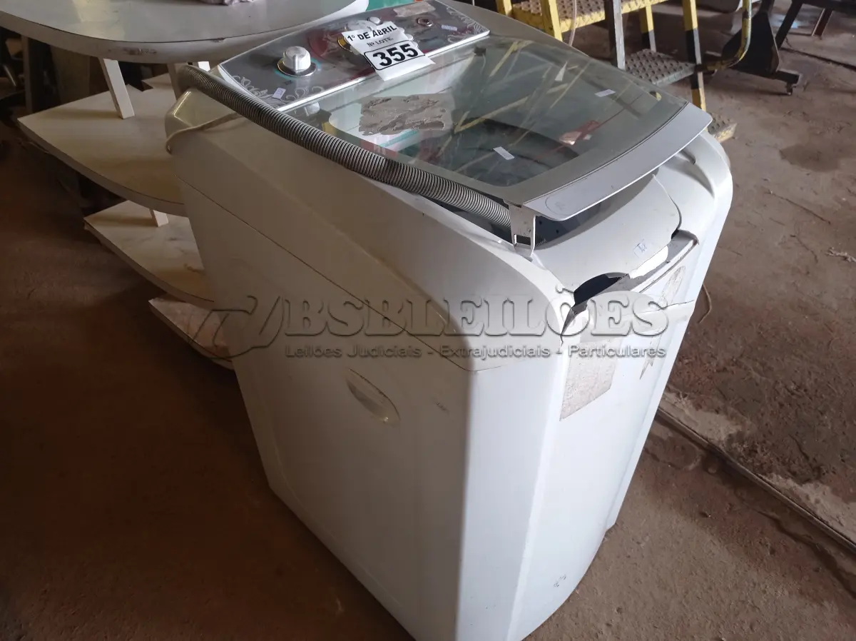 LOTE 355 - 01 MÁQUINA DE LAVAR MARCA COLORMAQ 11,5KG 220V. (NO ESTADO) ATENÇÃO! FAZER A VISITAÇÃO ANTES DE ARREMATAR, NÃO SABEMOS SE FUNCIONA. LEILÃO NÃO TEM GARANTIA E NEM DEVOLUÇÃO, SUJEITO A POSSÍVEIS AVARIAS VISÍVEIS/OCULTAS E/OU AUSÊNCIA DE COMPONENTES.