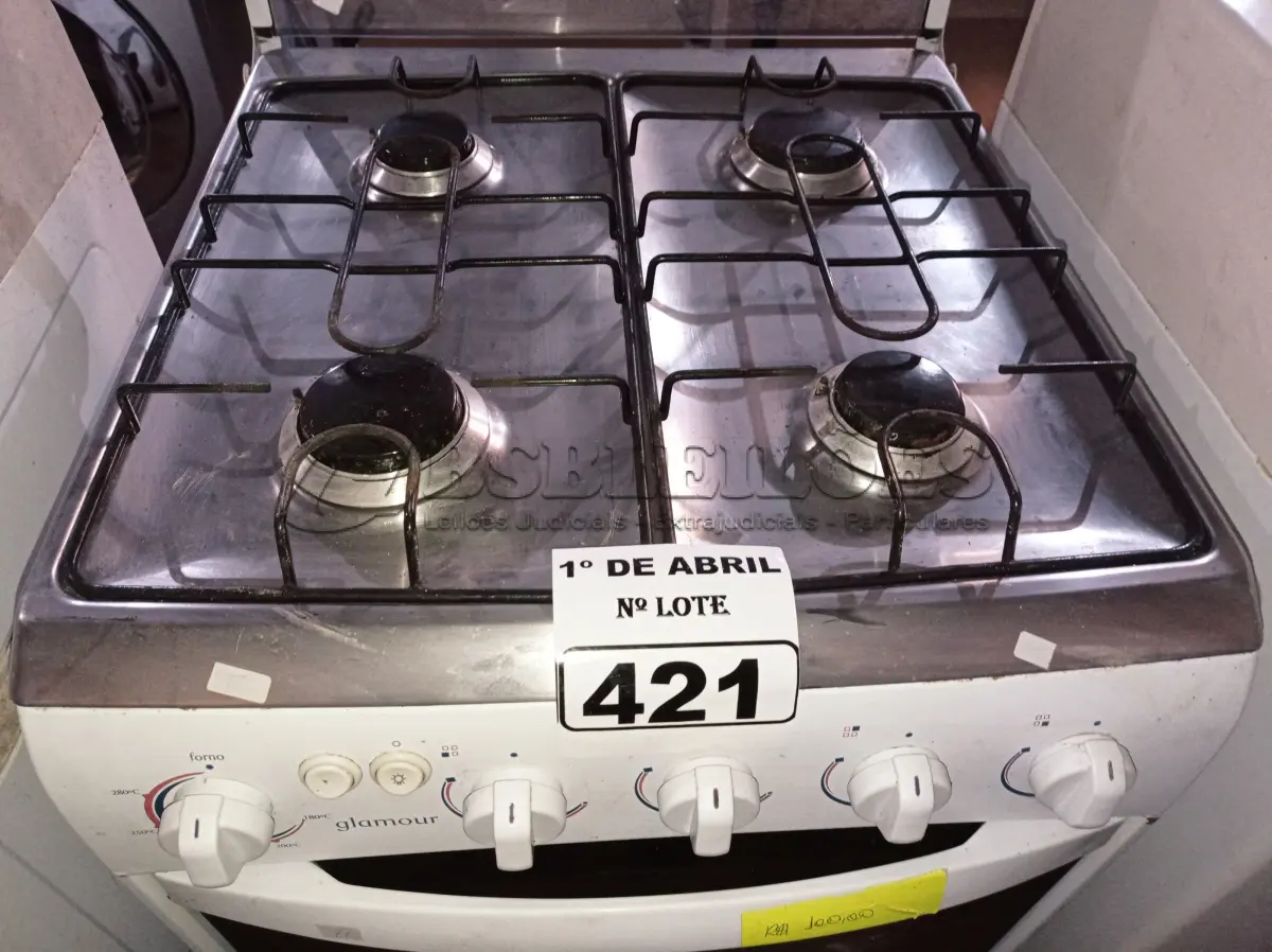 LOTE 421 - 01 FOGÃO A GÁS 04 BOCAS MARCA DAKO. (NO ESTADO) ATENÇÃO! FAZER A VISITAÇÃO ANTES DE ARREMATAR, NÃO SABEMOS SE FUNCIONA. LEILÃO NÃO TEM GARANTIA E NEM DEVOLUÇÃO, SUJEITO A POSSÍVEIS AVARIAS VISÍVEIS/OCULTAS E/OU AUSÊNCIA DE COMPONENTES.