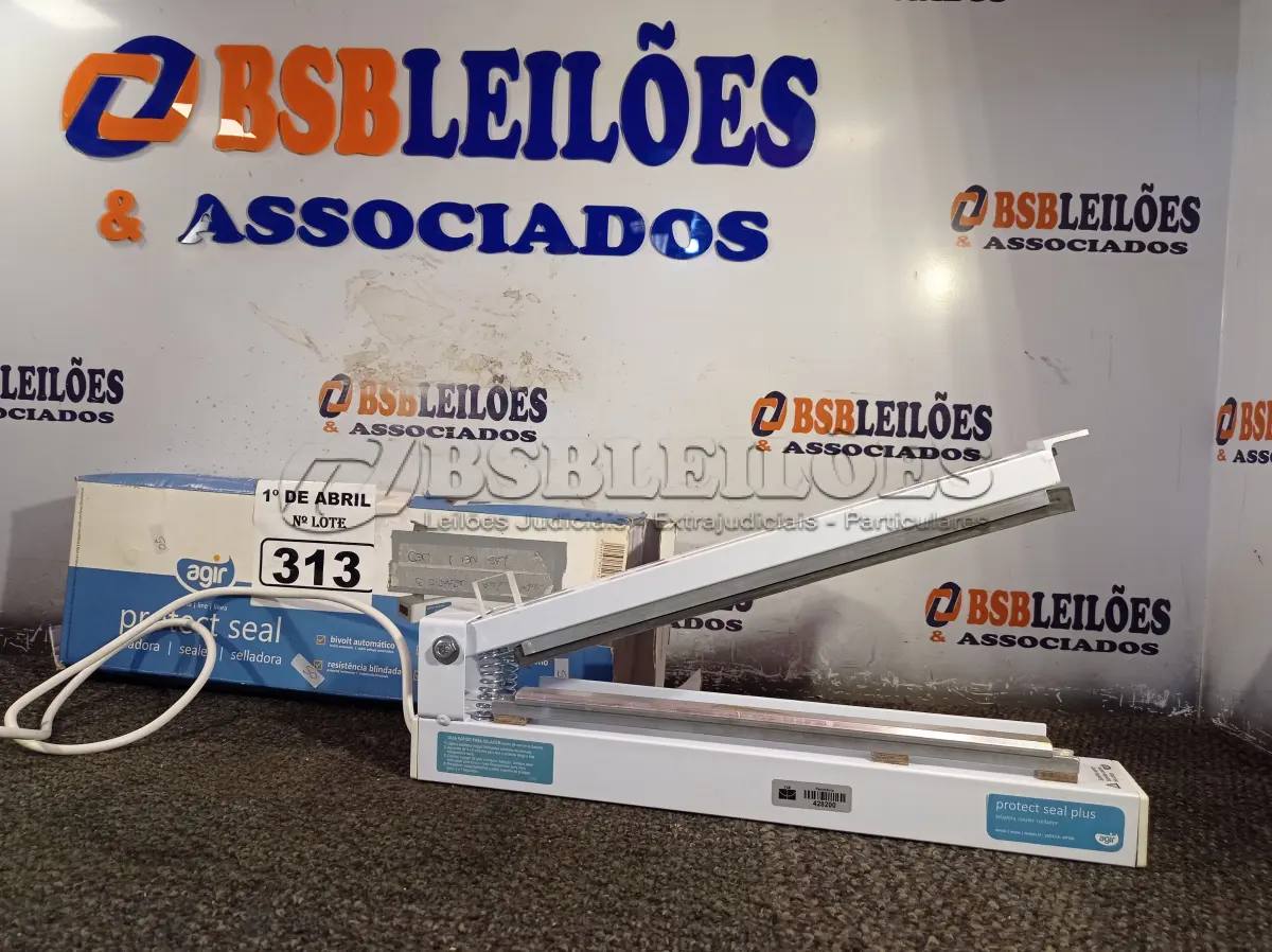 LOTE 313 - 01 SELADORA. (NO ESTADO) ATENÇÃO! FAZER A VISITAÇÃO ANTES DE ARREMATAR, NÃO SABEMOS SE FUNCIONA. LEILÃO NÃO TEM GARANTIA E NEM DEVOLUÇÃO, SUJEITO A POSSÍVEIS AVARIAS VISÍVEIS/OCULTAS E/OU AUSÊNCIA DE COMPONENTES.