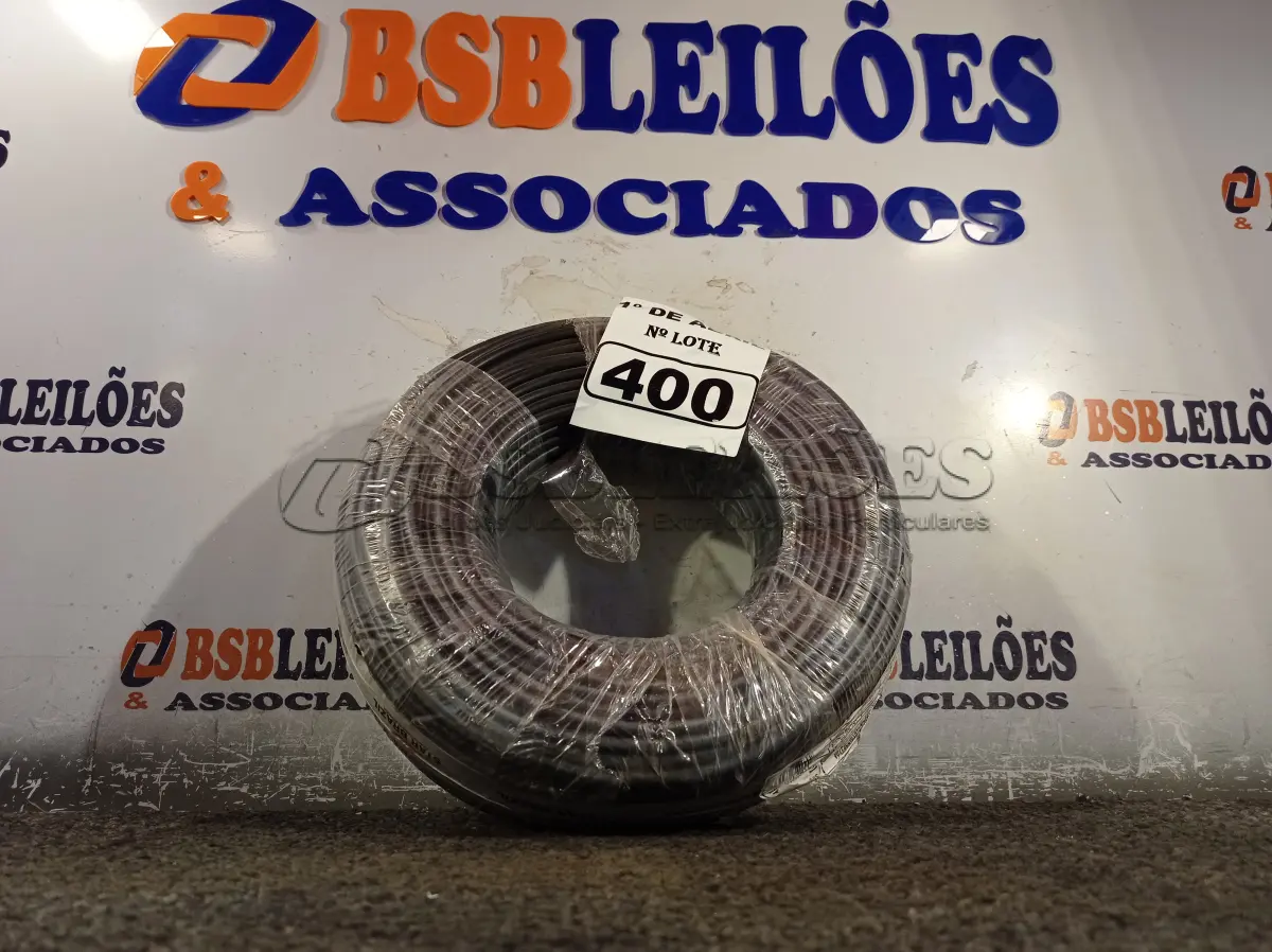 LOTE 400 - 01 ROLO DE CABO FLEXÍVEL 100M 10MM NA COR PRETA(NOVO). (NO ESTADO) ATENÇÃO! FAZER A VISITAÇÃO ANTES DE ARREMATAR, NÃO SABEMOS SE FUNCIONA. LEILÃO NÃO TEM GARANTIA E NEM DEVOLUÇÃO, SUJEITO A POSSÍVEIS AVARIAS VISÍVEIS/OCULTAS E/OU AUSÊNCIA DE COMPONENTES.