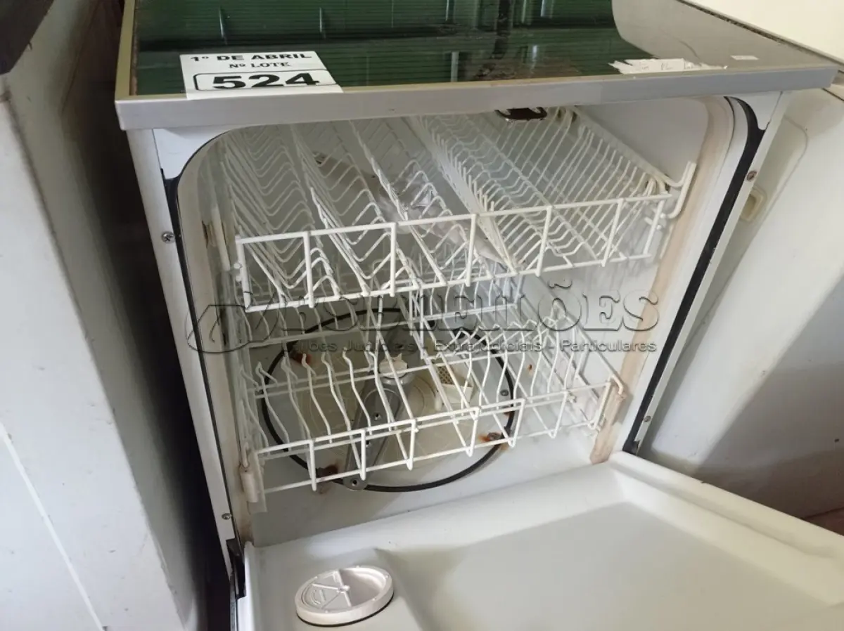 LOTE 524 - 01 LAVA LOUÇAS E 01 MÁQUINA DE LAVAR MARCAS E MODELOS DIVERSOS PARA RETIRADA DE PEÇAS. (NO ESTADO) ATENÇÃO! FAZER A VISITAÇÃO ANTES DE ARREMATAR, NÃO SABEMOS SE FUNCIONA. LEILÃO NÃO TEM GARANTIA E NEM DEVOLUÇÃO, SUJEITO A POSSÍVEIS AVARIAS VISÍVEIS/OCULTAS E/OU AUSÊNCIA DE COMPONENTES.