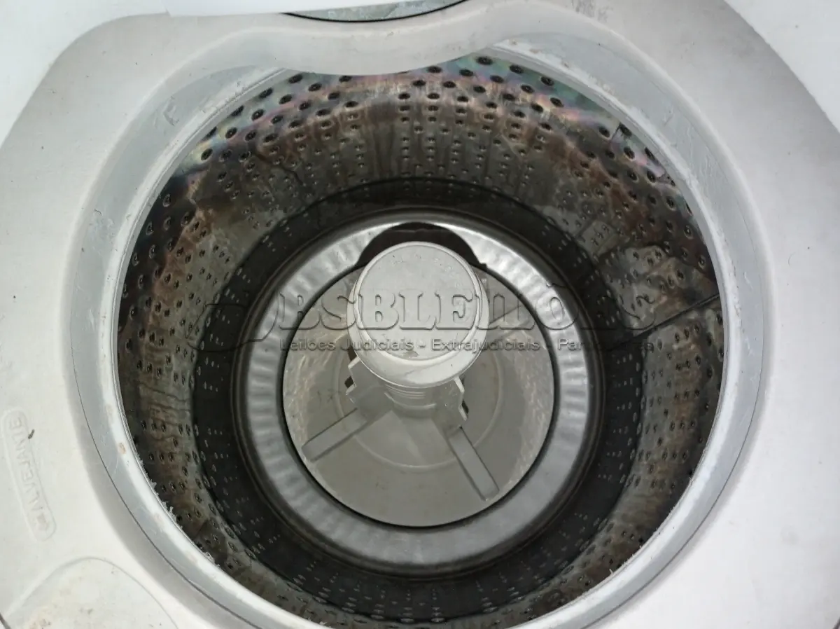 LOTE 419 - 01 LAVADORA MARCA BRASTEMP 9KG. (NO ESTADO) ATENÇÃO! FAZER A VISITAÇÃO ANTES DE ARREMATAR, NÃO SABEMOS SE FUNCIONA. LEILÃO NÃO TEM GARANTIA E NEM DEVOLUÇÃO, SUJEITO A POSSÍVEIS AVARIAS VISÍVEIS/OCULTAS E/OU AUSÊNCIA DE COMPONENTES.