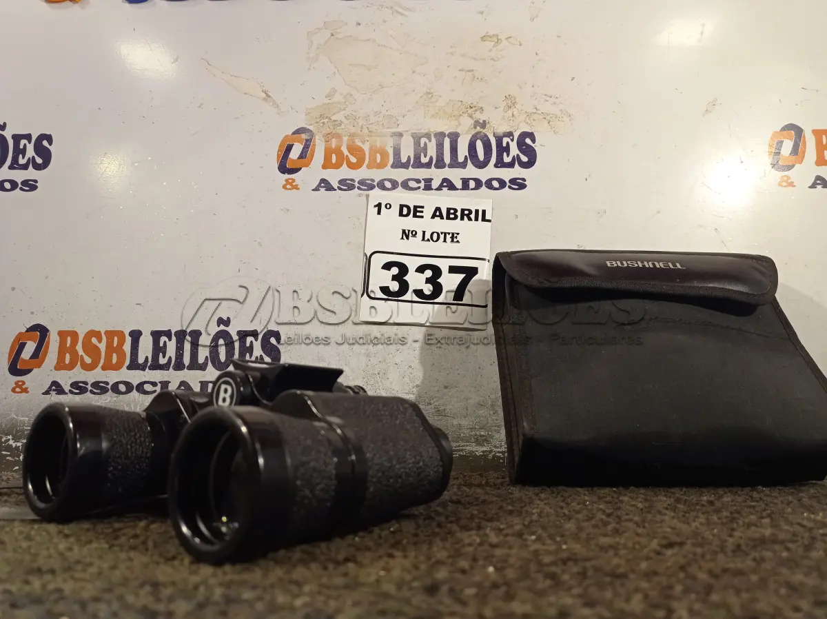 LOTE 337 - 01 BINOCULO. (NO ESTADO) ATENÇÃO! FAZER A VISITAÇÃO ANTES DE ARREMATAR, NÃO SABEMOS SE FUNCIONA. LEILÃO NÃO TEM GARANTIA E NEM DEVOLUÇÃO, SUJEITO A POSSÍVEIS AVARIAS VISÍVEIS/OCULTAS E/OU AUSÊNCIA DE COMPONENTES.