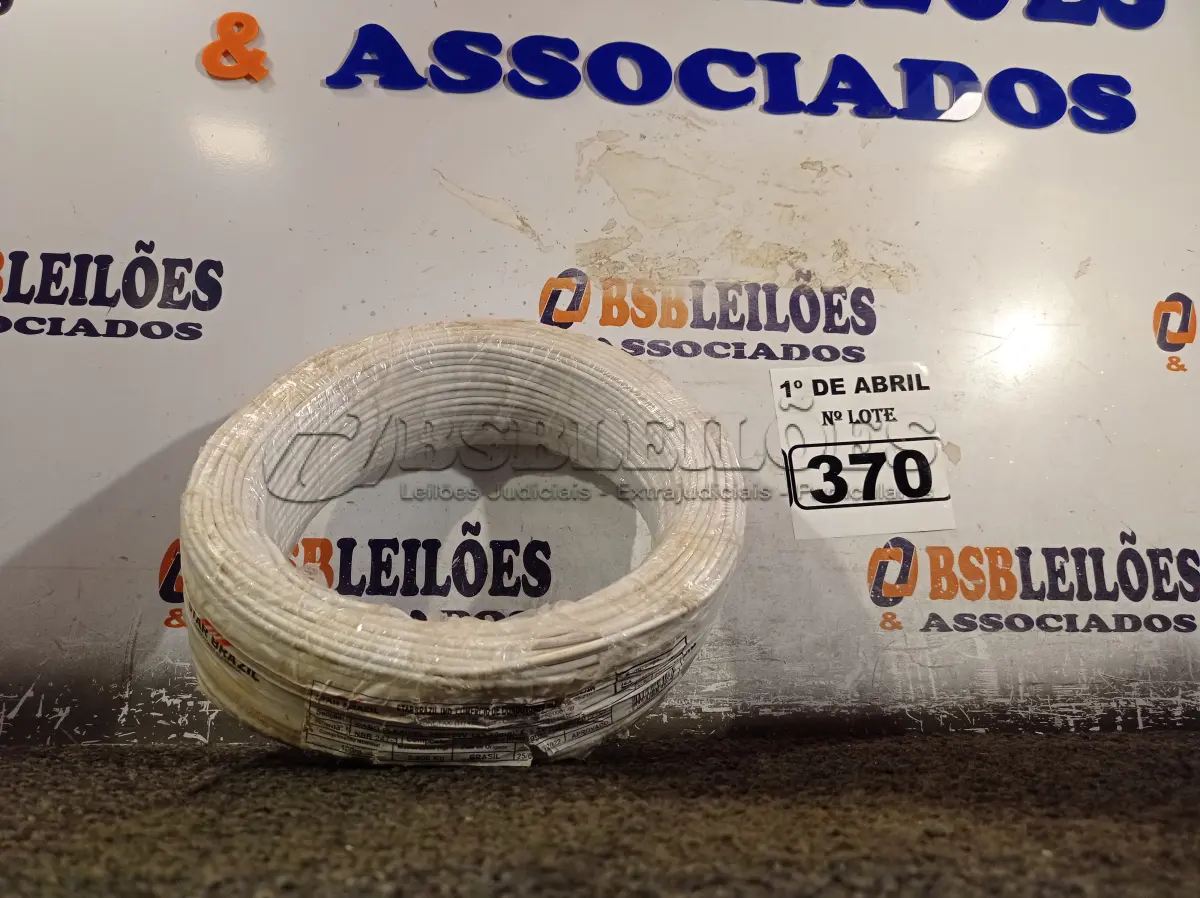 LOTE 370 - 01 ROLO DE CABO FLEXÍVEL 100M 2,5MM NA COR BRANCA(NOVO). (NO ESTADO) ATENÇÃO! FAZER A VISITAÇÃO ANTES DE ARREMATAR, NÃO SABEMOS SE FUNCIONA. LEILÃO NÃO TEM GARANTIA E NEM DEVOLUÇÃO, SUJEITO A POSSÍVEIS AVARIAS VISÍVEIS/OCULTAS E/OU AUSÊNCIA DE COMPONENTES.