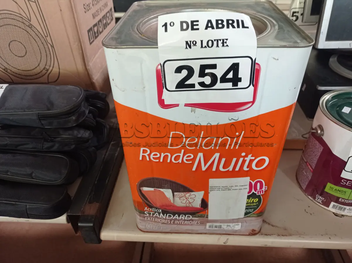 LOTE 254 - 01 LATA DE TINTA IQUINE DELANIL RENDE MUITO 18L FOSCO BASE “C”. (NO ESTADO) ATENÇÃO! FAZER A VISITAÇÃO ANTES DE ARREMATAR, NÃO SABEMOS SE FUNCIONA. LEILÃO NÃO TEM GARANTIA E NEM DEVOLUÇÃO, SUJEITO A POSSÍVEIS AVARIAS VISÍVEIS/OCULTAS E/OU AUSÊNCIA DE COMPONENTES.