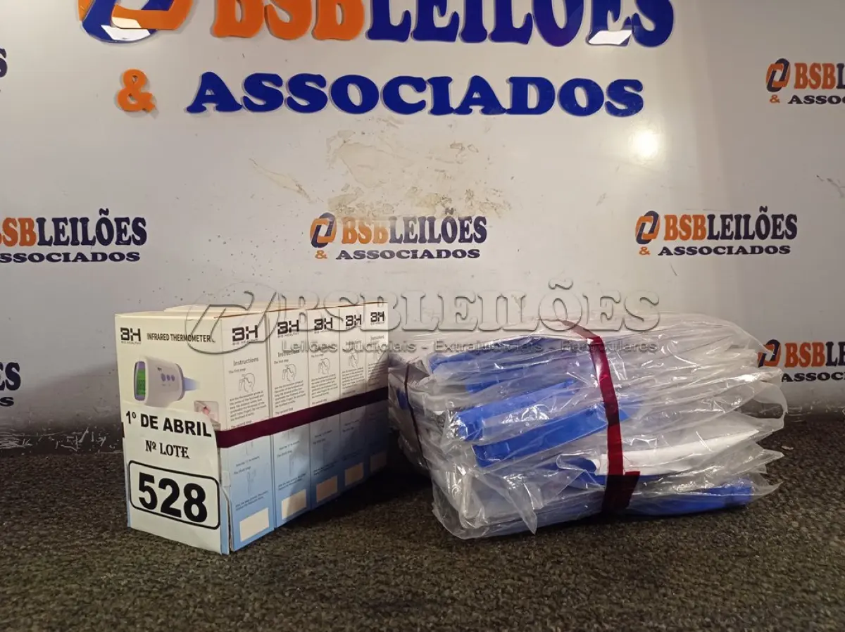 LOTE 528 - 10 MÁSCARAS DE PROTEÇÃO E 05 TERMÔMETROS DIGITAIS. (NO ESTADO) ATENÇÃO! FAZER A VISITAÇÃO ANTES DE ARREMATAR, NÃO SABEMOS SE FUNCIONA. LEILÃO NÃO TEM GARANTIA E NEM DEVOLUÇÃO, SUJEITO A POSSÍVEIS AVARIAS VISÍVEIS/OCULTAS E/OU AUSÊNCIA DE COMPONENTES.