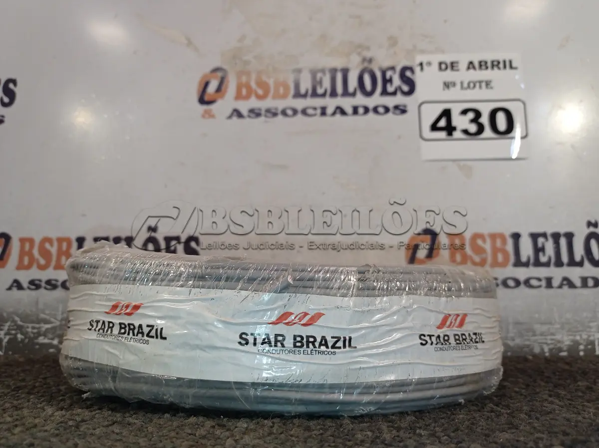 LOTE 430 - 01 ROLO DE CABO FLEXÍVEL 100M 10MM NA COR CINZA(NOVO). (NO ESTADO) ATENÇÃO! FAZER A VISITAÇÃO ANTES DE ARREMATAR, NÃO SABEMOS SE FUNCIONA. LEILÃO NÃO TEM GARANTIA E NEM DEVOLUÇÃO, SUJEITO A POSSÍVEIS AVARIAS VISÍVEIS/OCULTAS E/OU AUSÊNCIA DE COMPONENTES.
