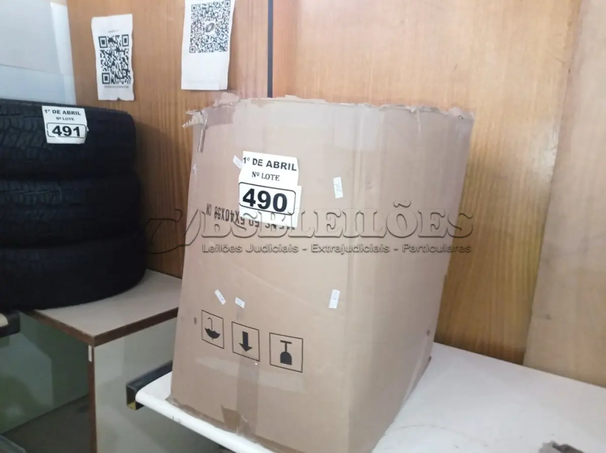LOTE 490 - 01 LOTE COM VÁRIOS APARELHOS DE TELEFONE MARCAS E MODELOS DIVERSOS. (NO ESTADO) ATENÇÃO! FAZER A VISITAÇÃO ANTES DE ARREMATAR, NÃO SABEMOS SE FUNCIONA. LEILÃO NÃO TEM GARANTIA E NEM DEVOLUÇÃO, SUJEITO A POSSÍVEIS AVARIAS VISÍVEIS/OCULTAS E/OU AUSÊNCIA DE COMPONENTES.