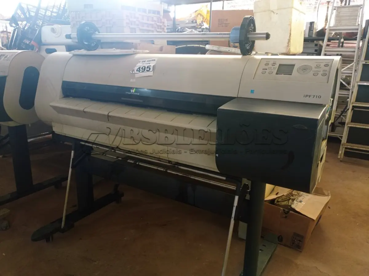 LOTE 495 - 01 PLOTTER MARCA CANON MODELO IPF 710.  (NO ESTADO) ATENÇÃO! FAZER A VISITAÇÃO ANTES DE ARREMATAR, NÃO SABEMOS SE FUNCIONA. LEILÃO NÃO TEM GARANTIA E NEM DEVOLUÇÃO, SUJEITO A POSSÍVEIS AVARIAS VISÍVEIS/OCULTAS E/OU AUSÊNCIA DE COMPONENTES.