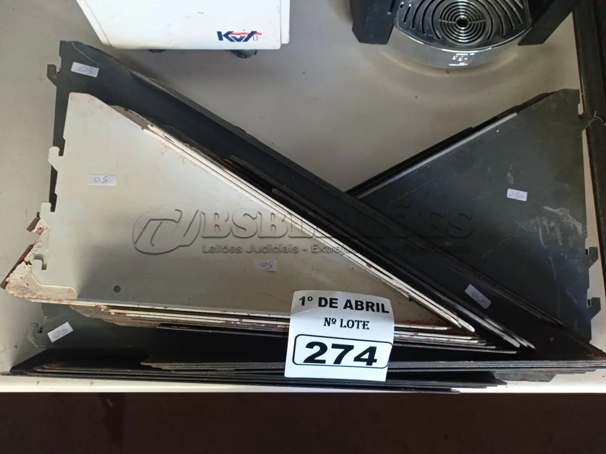 LOTE 274 - 01 LOTE COM VÁRIAS MÃOS FRANCESAS. (NO ESTADO) ATENÇÃO! FAZER A VISITAÇÃO ANTES DE ARREMATAR, NÃO SABEMOS SE FUNCIONA. LEILÃO NÃO TEM GARANTIA E NEM DEVOLUÇÃO, SUJEITO A POSSÍVEIS AVARIAS VISÍVEIS/OCULTAS E/OU AUSÊNCIA DE COMPONENTES.