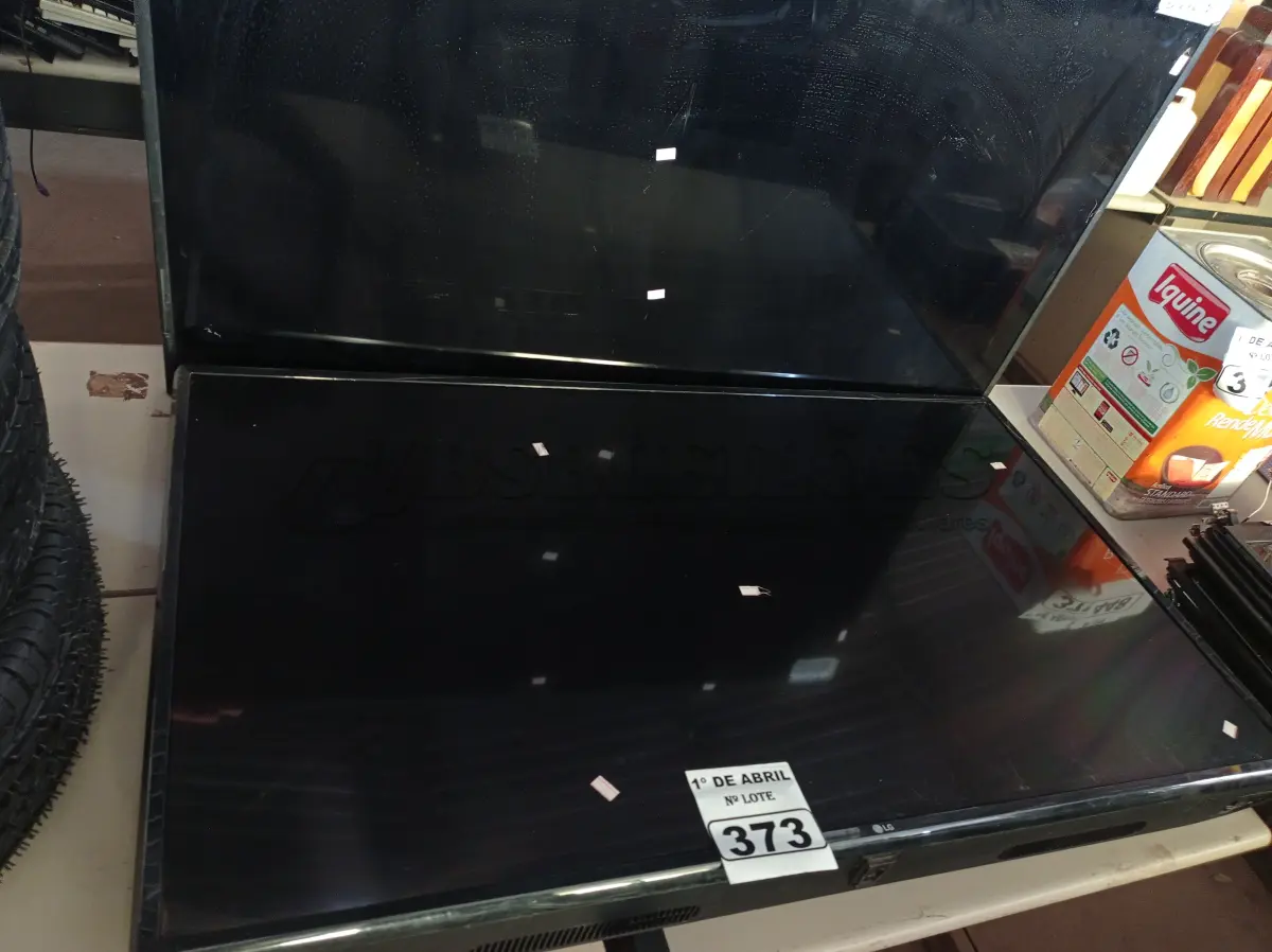 LOTE 373 - 02 TV’S MARCAS E MODELOS DIVERSOS PARA RETIRADA DE PEÇAS. (NO ESTADO) ATENÇÃO! FAZER A VISITAÇÃO ANTES DE ARREMATAR, NÃO SABEMOS SE FUNCIONA. LEILÃO NÃO TEM GARANTIA E NEM DEVOLUÇÃO, SUJEITO A POSSÍVEIS AVARIAS VISÍVEIS/OCULTAS E/OU AUSÊNCIA DE COMPONENTES.