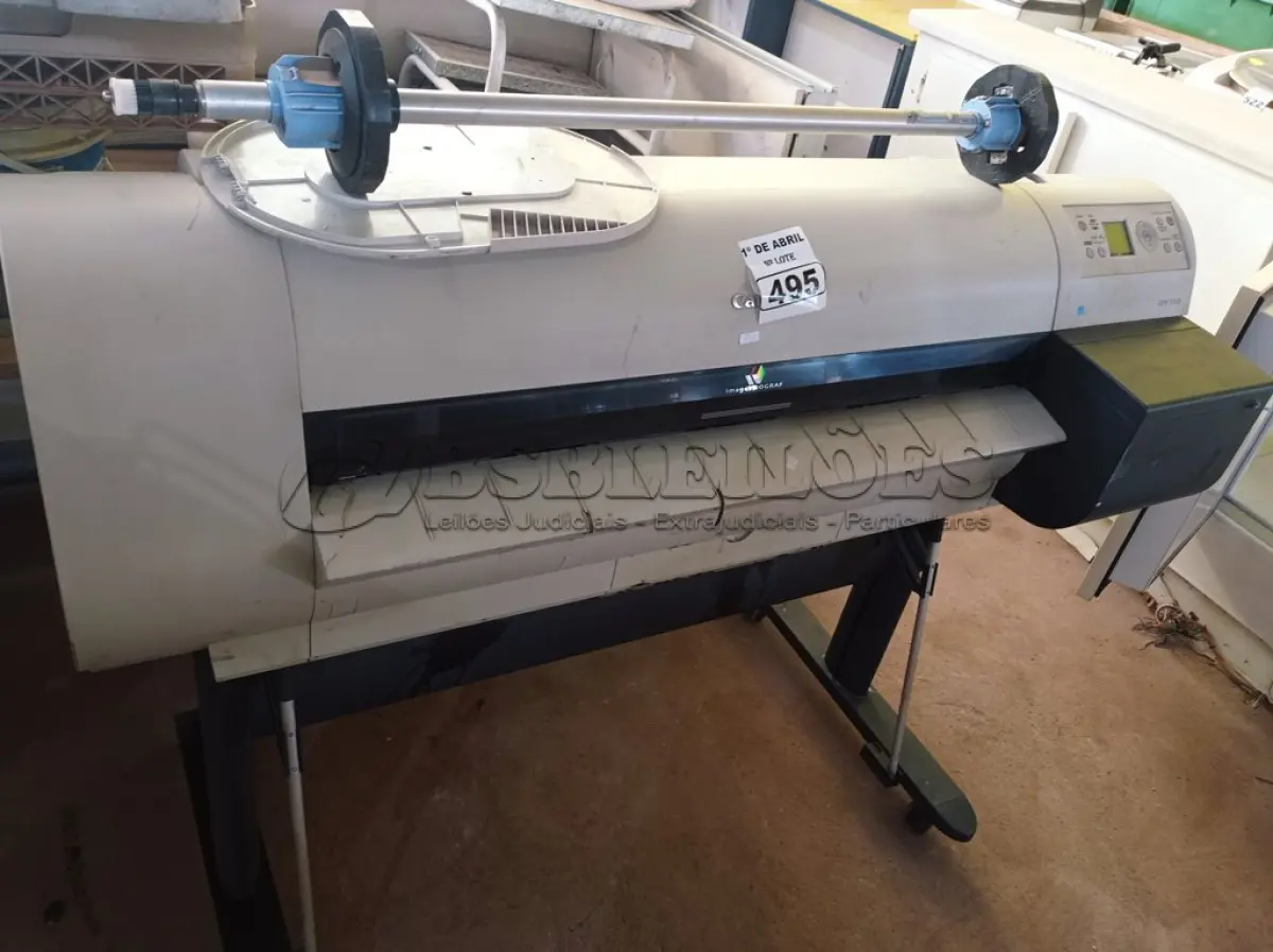 LOTE 495 - 01 PLOTTER MARCA CANON MODELO IPF 710.  (NO ESTADO) ATENÇÃO! FAZER A VISITAÇÃO ANTES DE ARREMATAR, NÃO SABEMOS SE FUNCIONA. LEILÃO NÃO TEM GARANTIA E NEM DEVOLUÇÃO, SUJEITO A POSSÍVEIS AVARIAS VISÍVEIS/OCULTAS E/OU AUSÊNCIA DE COMPONENTES.