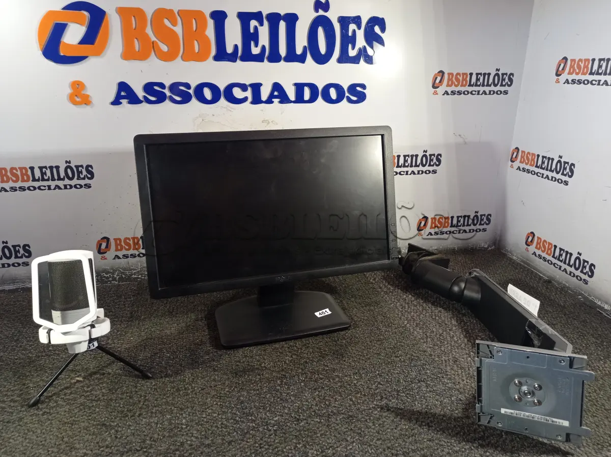LOTE 326 - 01 MONITOR, 01 SUPORTE ARTICULADO E 01 MICROFONE. (NO ESTADO) ATENÇÃO! FAZER A VISITAÇÃO ANTES DE ARREMATAR, NÃO SABEMOS SE FUNCIONA. LEILÃO NÃO TEM GARANTIA E NEM DEVOLUÇÃO, SUJEITO A POSSÍVEIS AVARIAS VISÍVEIS/OCULTAS E/OU AUSÊNCIA DE COMPONENTES.