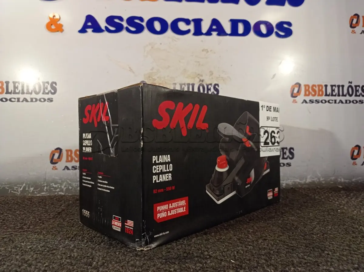 LOTE 263 - 01 PLAINA 3.14, MODELO1555 DE 550W DE POTÊNCIA E 220V MARCA SKIL. (NOVA) (NO ESTADO)