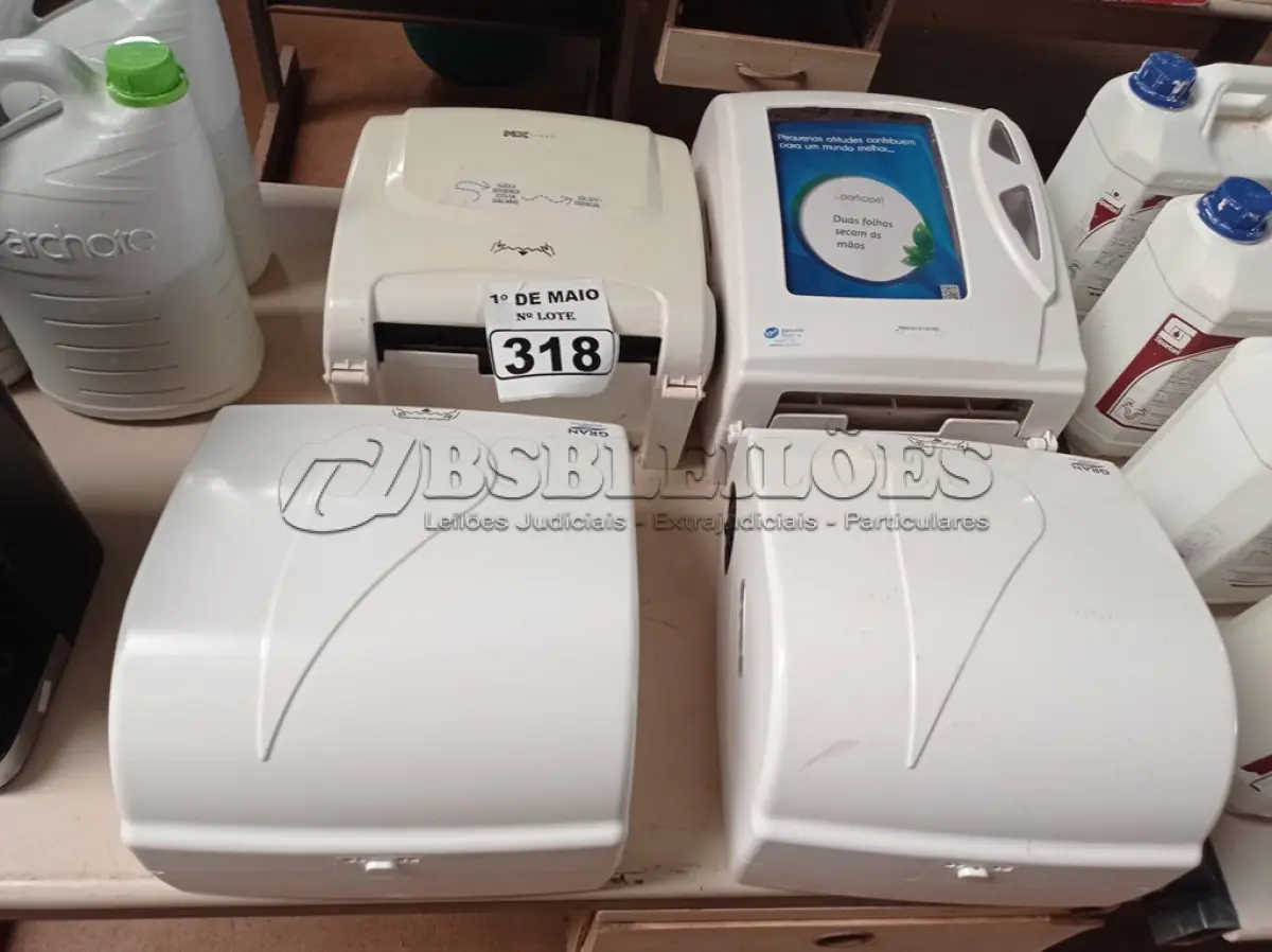 LOTE 318 - 04 DISPENSE PARA PAPEL TOALHA. (NO ESTADO) ATENÇÃO! FAZER A VISITAÇÃO ANTES DE ARREMATAR, NÃO SABEMOS SE FUNCIONA. LEILÃO NÃO TEM GARANTIA E NEM DEVOLUÇÃO, SUJEITO A POSSÍVEIS AVARIAS VISÍVEIS/OCULTAS E/OU AUSÊNCIA DE COMPONENTES.