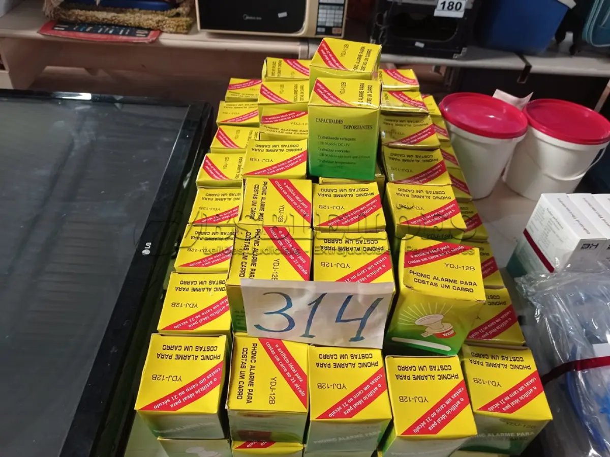 LOTE 314 - 01 LOTE COM VÁRIAS SIRENES DE ALARME DE RÉ PARA CAMINHÃO. (NO ESTADO) ATENÇÃO! FAZER A VISITAÇÃO ANTES DE ARREMATAR, NÃO SABEMOS SE FUNCIONA. LEILÃO NÃO TEM GARANTIA E NEM DEVOLUÇÃO, SUJEITO A POSSÍVEIS AVARIAS VISÍVEIS/OCULTAS E/OU AUSÊNCIA DE COMPONENTES.
