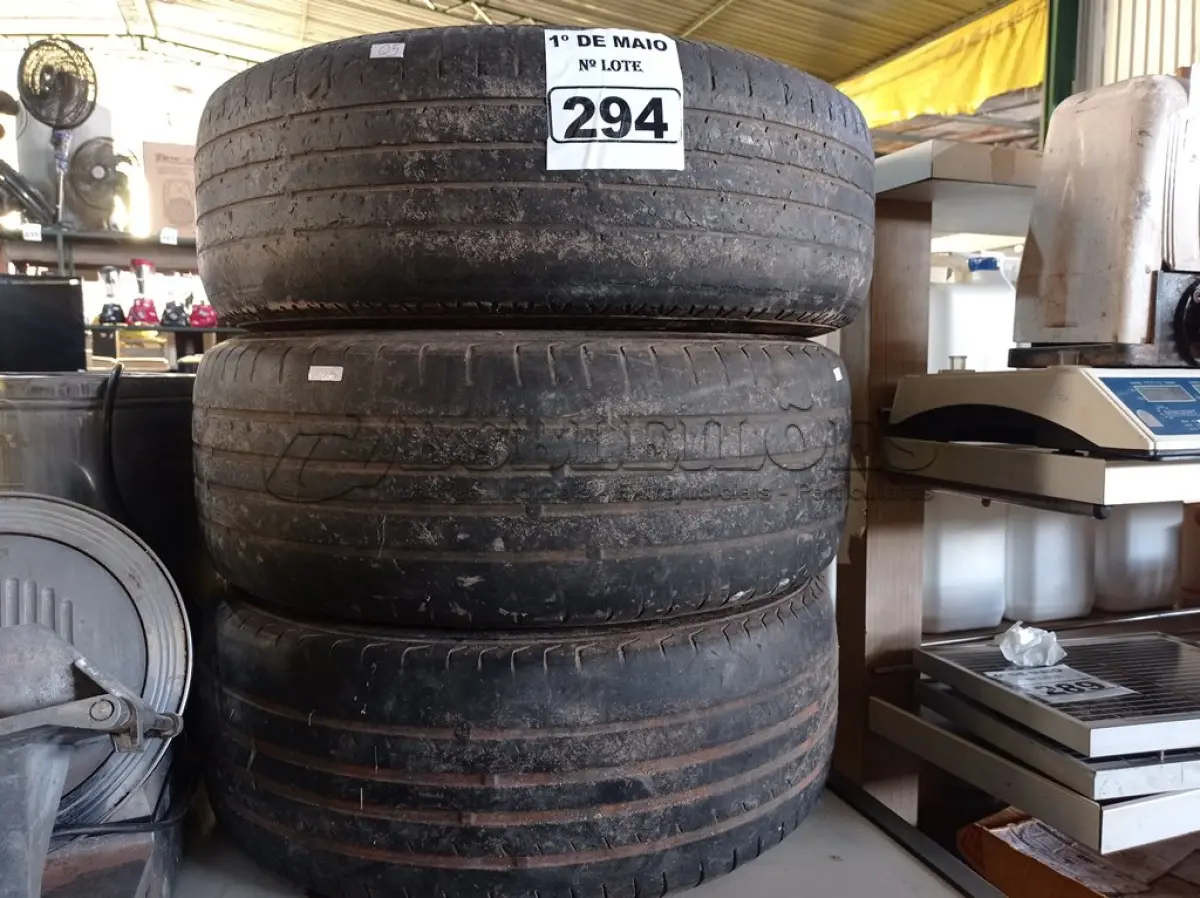 LOTE 294 - 03 RODAS DE LIGA LEVES 05 FUROS DA LIFAN COM PNEUS USADOS NAS MEDIDAS 235/60/16.  (NO ESTADO) ATENÇÃO! FAZER A VISITAÇÃO ANTES DE ARREMATAR, NÃO SABEMOS SE FUNCIONA. LEILÃO NÃO TEM GARANTIA E NEM DEVOLUÇÃO, SUJEITO A POSSÍVEIS AVARIAS VISÍVEIS/OCULTAS E/OU AUSÊNCIA DE COMPONENTES.