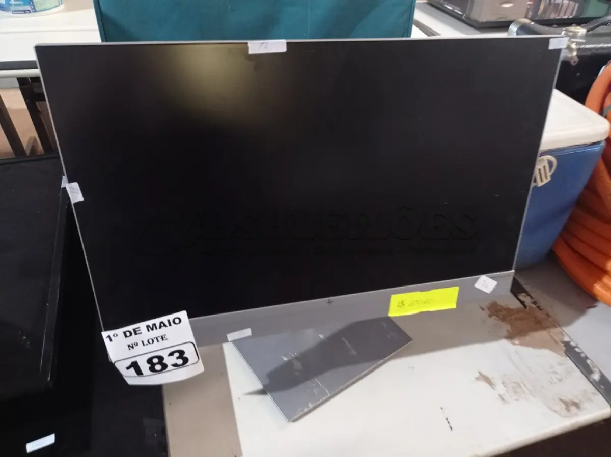 LOTE 183 - 01 MONITOR MARCA HP. (NO ESTADO) ATENÇÃO! FAZER A VISITAÇÃO ANTES DE ARREMATAR, NÃO SABEMOS SE FUNCIONA. LEILÃO NÃO TEM GARANTIA E NEM DEVOLUÇÃO, SUJEITO A POSSÍVEIS AVARIAS VISÍVEIS/OCULTAS E/OU AUSÊNCIA DE COMPONENTES.