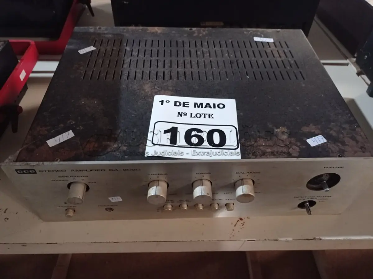 LOTE 160 - 01 AMPLIFICADOR CCE AS-2020. (NO ESTADO) ATENÇÃO! FAZER A VISITAÇÃO ANTES DE ARREMATAR, NÃO SABEMOS SE FUNCIONA. LEILÃO NÃO TEM GARANTIA E NEM DEVOLUÇÃO, SUJEITO A POSSÍVEIS AVARIAS VISÍVEIS/OCULTAS E/OU AUSÊNCIA DE COMPONENTES.