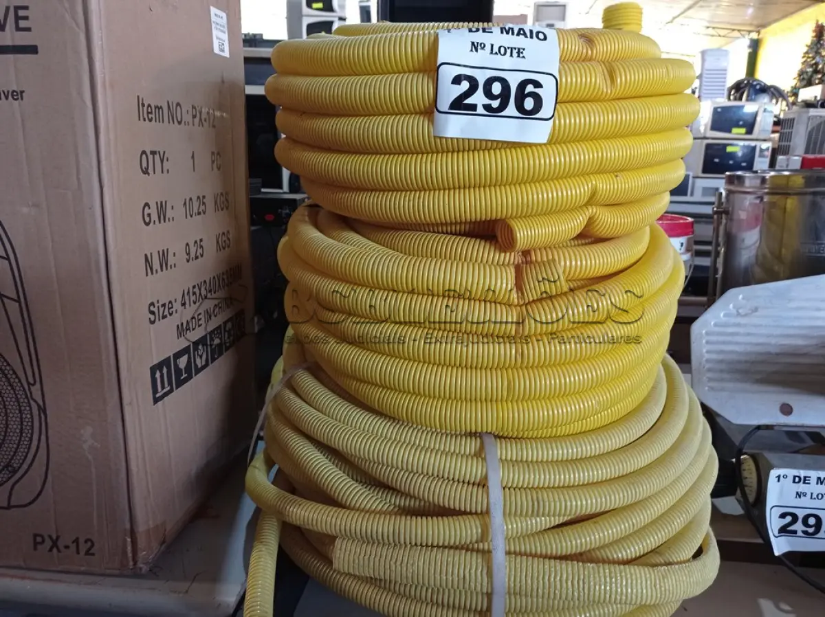 LOTE 296 - 03 ROLOS DE MANGUEIRA CORRUGADA. (NO ESTADO) ATENÇÃO! FAZER A VISITAÇÃO ANTES DE ARREMATAR, NÃO SABEMOS SE FUNCIONA. LEILÃO NÃO TEM GARANTIA E NEM DEVOLUÇÃO, SUJEITO A POSSÍVEIS AVARIAS VISÍVEIS/OCULTAS E/OU AUSÊNCIA DE COMPONENTES.