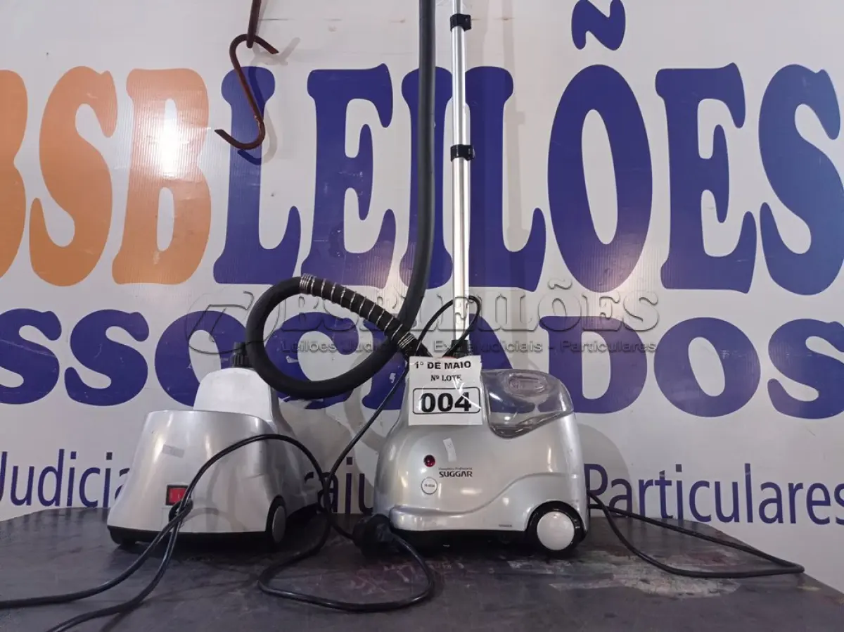 LOTE 004 - 02 FERROS DE PASSAR A VAPOR MARCAS SUGGAR SENDO 01 INCOMPLETO. (NO ESTADO) ATENÇÃO! FAZER A VISITAÇÃO ANTES DE ARREMATAR, NÃO SABEMOS SE FUNCIONA. LEILÃO NÃO TEM GARANTIA E NEM DEVOLUÇÃO, SUJEITO A POSSÍVEIS AVARIAS VISÍVEIS/OCULTAS E/OU AUSÊNCIA DE COMPONENTES.