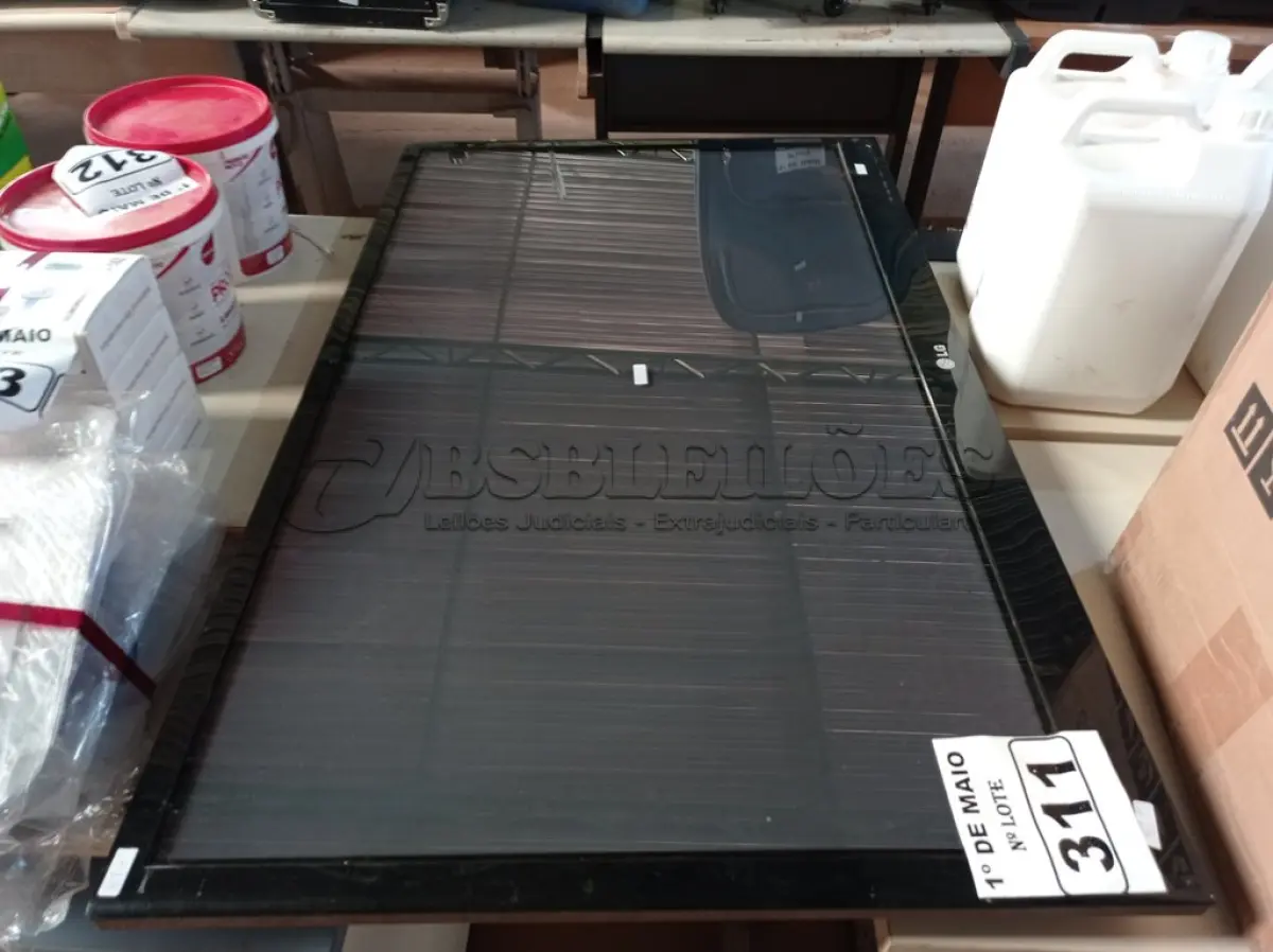 LOTE 311 - 01 TV LG 42” POL PARA RETIRADA DE PEÇAS. (NO ESTADO) ATENÇÃO! FAZER A VISITAÇÃO ANTES DE ARREMATAR, NÃO SABEMOS SE FUNCIONA. LEILÃO NÃO TEM GARANTIA E NEM DEVOLUÇÃO, SUJEITO A POSSÍVEIS AVARIAS VISÍVEIS/OCULTAS E/OU AUSÊNCIA DE COMPONENTES.
