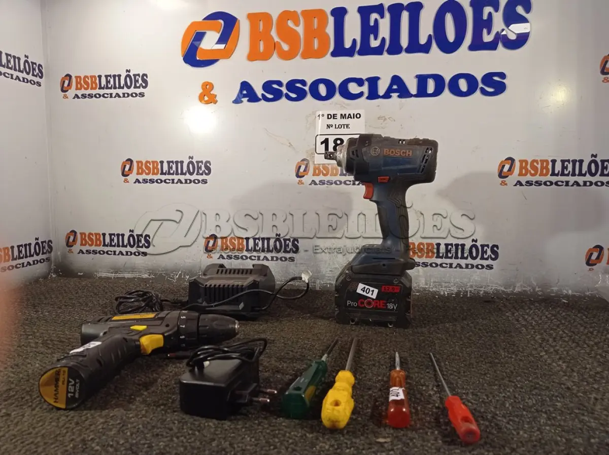 LOTE 186 - 02 PARAFUSADEIRA E 04 CHAVES DIVERSAS. (NO ESTADO) ATENÇÃO! FAZER A VISITAÇÃO ANTES DE ARREMATAR, NÃO SABEMOS SE FUNCIONA. LEILÃO NÃO TEM GARANTIA E NEM DEVOLUÇÃO, SUJEITO A POSSÍVEIS AVARIAS VISÍVEIS/OCULTAS E/OU AUSÊNCIA DE COMPONENTES.