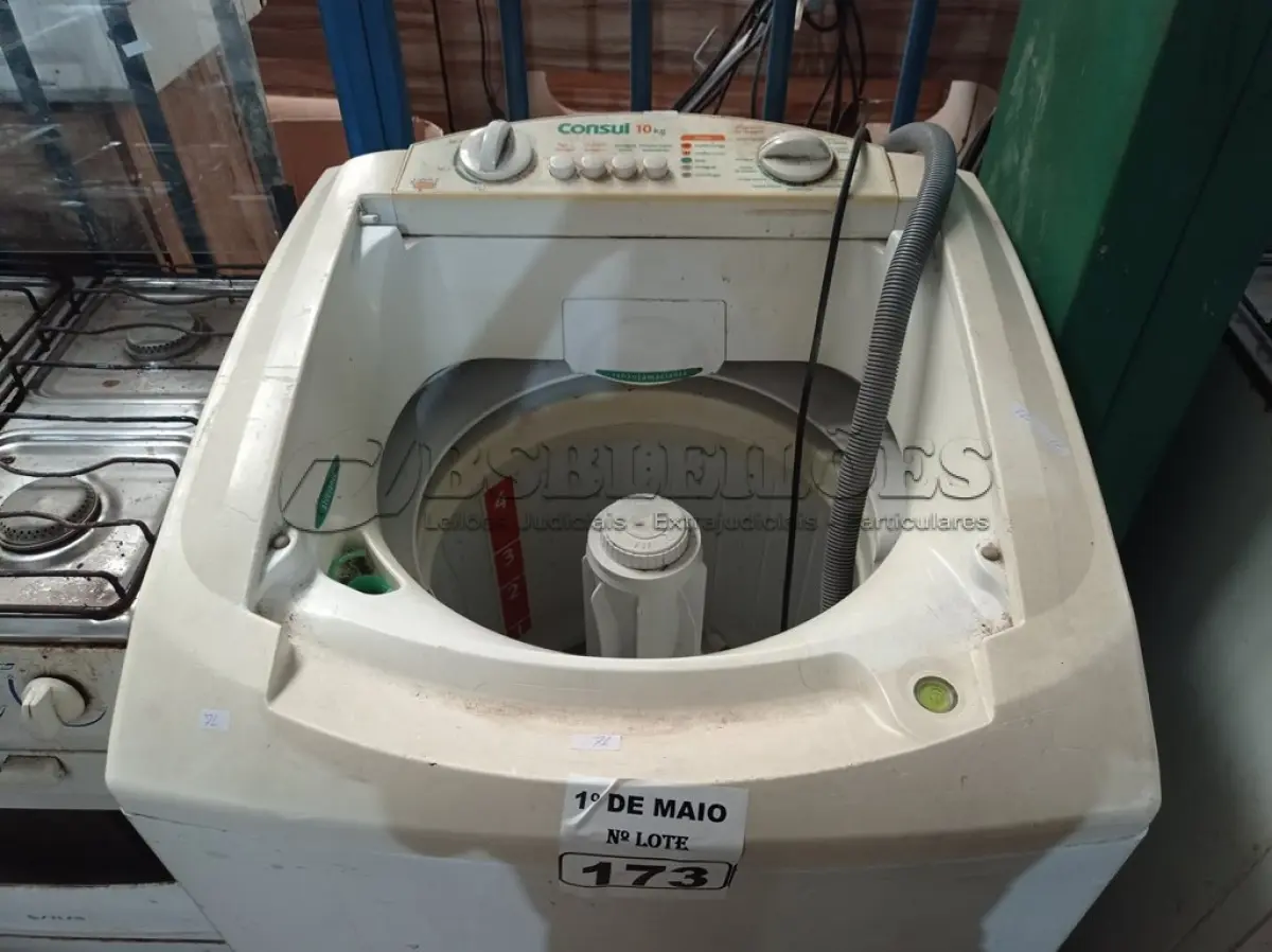 LOTE 173 - 01 MÁQUINA DE LAVAR MARCA CÔNSUL 10KG COM AVARIAS. (NO ESTADO) ATENÇÃO! FAZER A VISITAÇÃO ANTES DE ARREMATAR, NÃO SABEMOS SE FUNCIONA. LEILÃO NÃO TEM GARANTIA E NEM DEVOLUÇÃO, SUJEITO A POSSÍVEIS AVARIAS VISÍVEIS/OCULTAS E/OU AUSÊNCIA DE COMPONENTES.