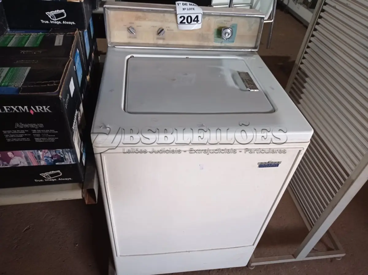 LOTE 204 - 01 LAVADORA AUTOMÁTICA 110V. (NO ESTADO) ATENÇÃO! FAZER A VISITAÇÃO ANTES DE ARREMATAR, NÃO SABEMOS SE FUNCIONA. LEILÃO NÃO TEM GARANTIA E NEM DEVOLUÇÃO, SUJEITO A POSSÍVEIS AVARIAS VISÍVEIS/OCULTAS E/OU AUSÊNCIA DE COMPONENTES.