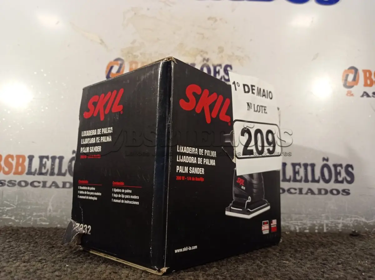LOTE 209 - 01 LIXADEIRA ORBITAL DE PALMA 7232 200W-1/4 DE LIXA 220V MARCA SKIL. (NOVA). (NO ESTADO)